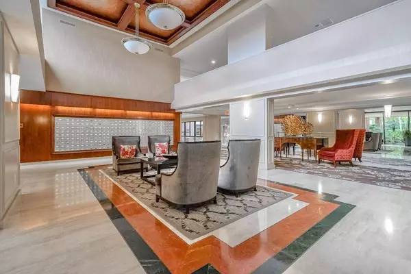 Mississauga, ON L5E 3E1,1400 Dixie RD #504