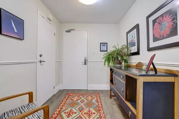 Mississauga, ON L5E 3E1,1400 Dixie RD #504