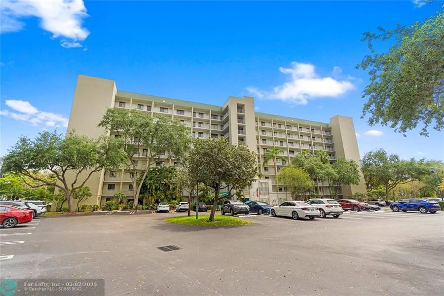 2232 N Cypress Bend Drive #107, Pompano Beach, FL 33069