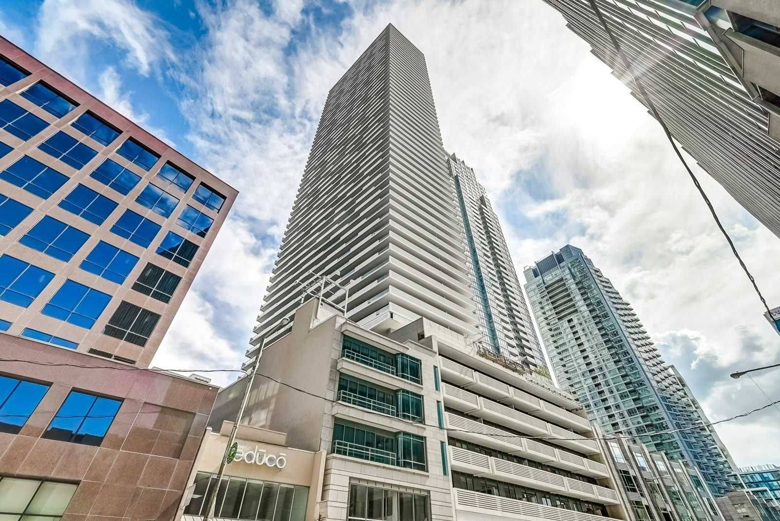2221 Yonge ST #5706, Toronto C10, ON M4S 2B4