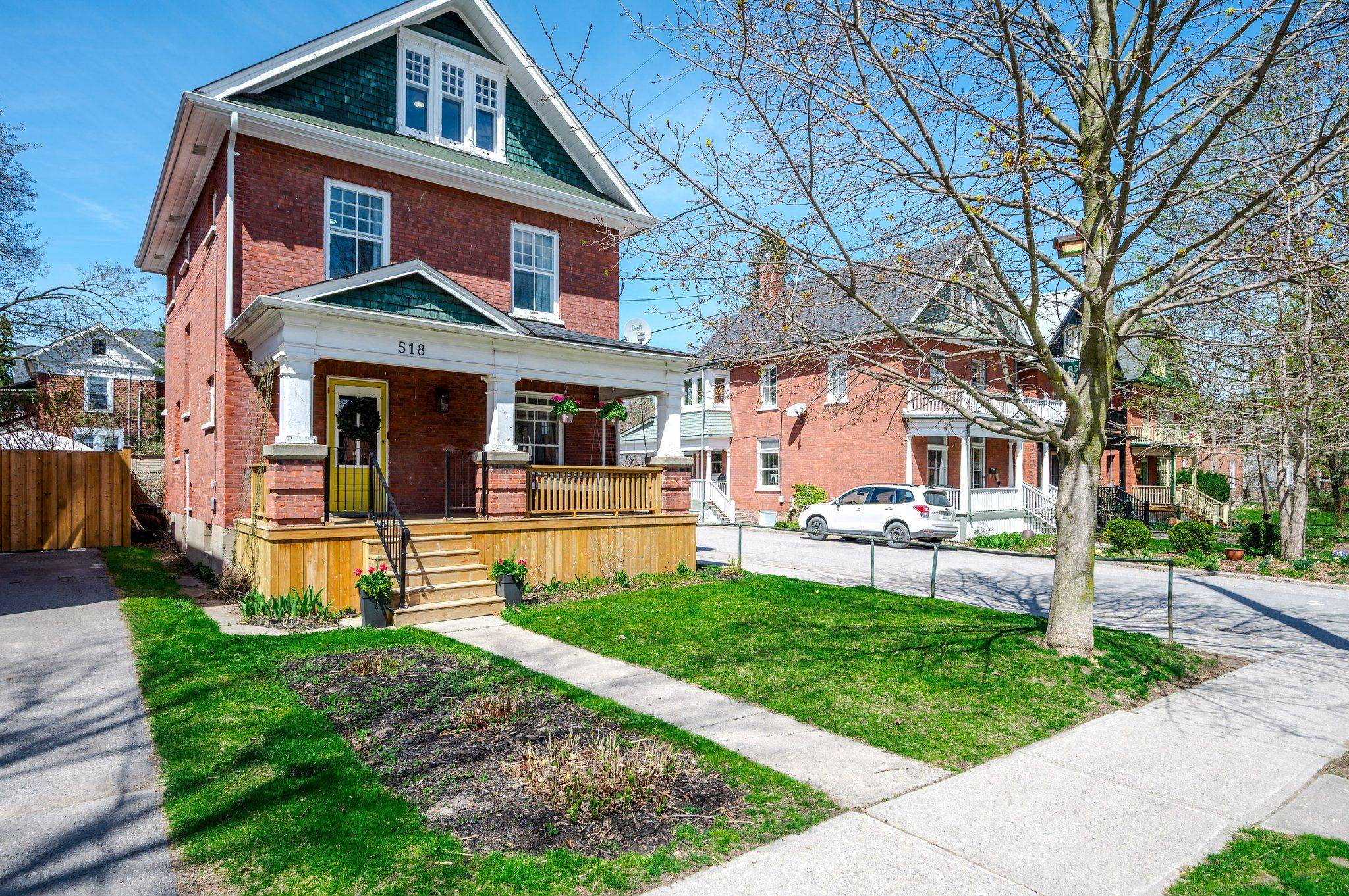 Peterborough Central, ON K9H 2K2,518 Gilmour ST