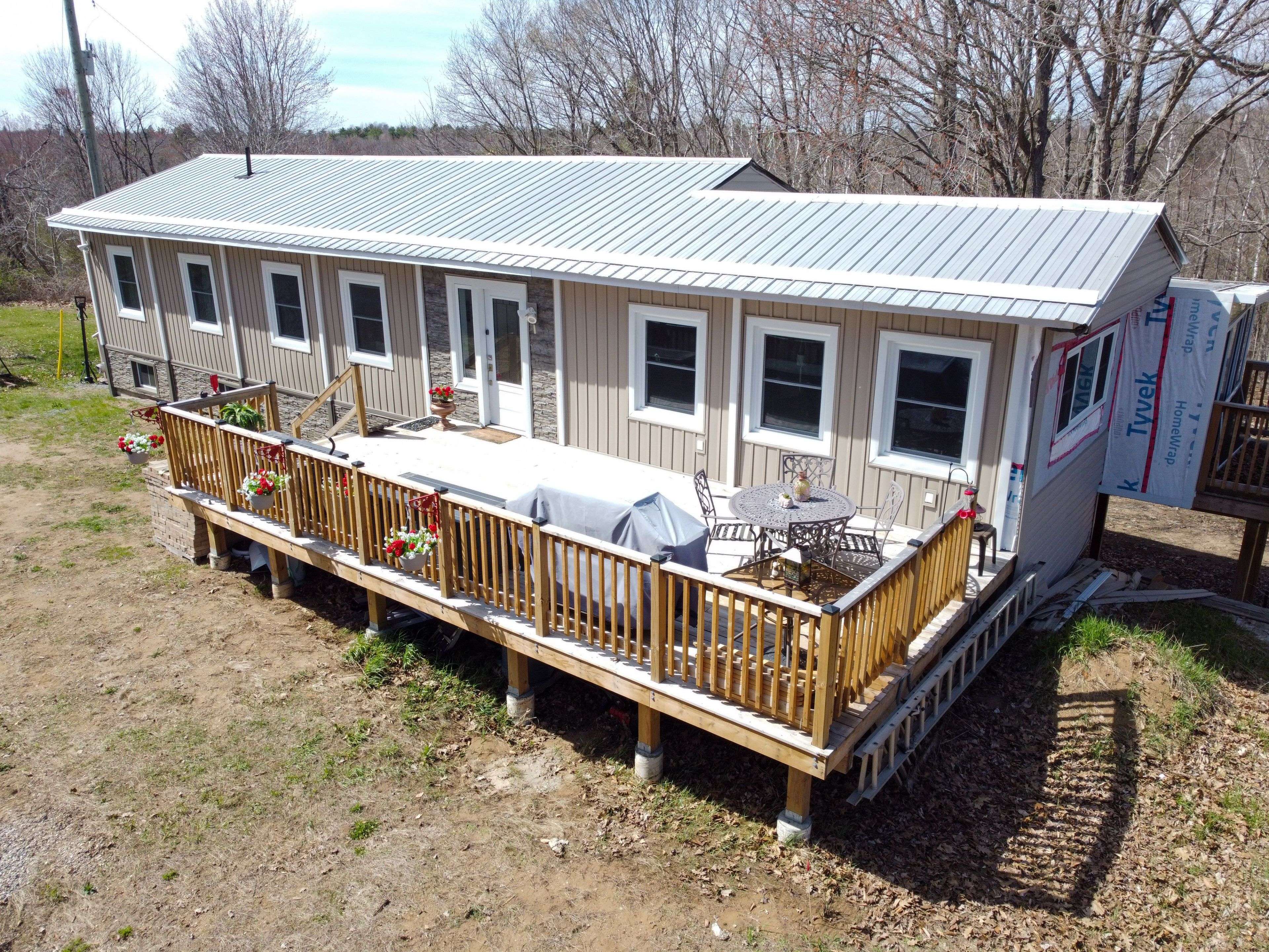 2624 Green Bay RD, South Frontenac, ON K0H 2V0