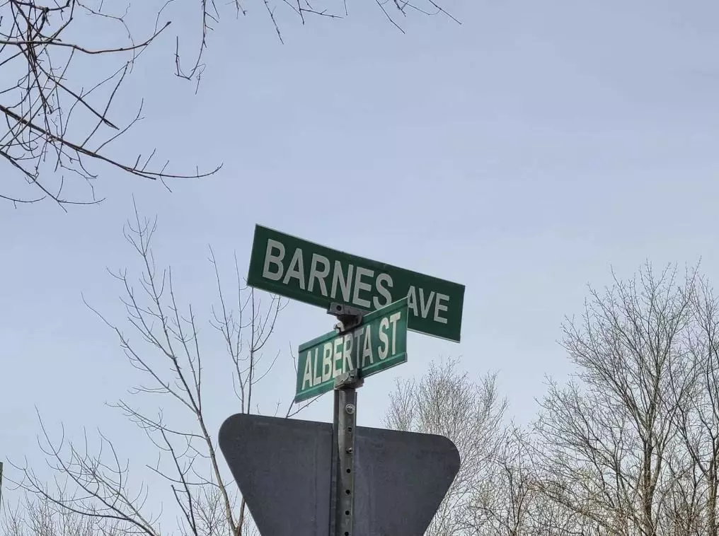 Tay, ON L0K 1R0,555 Barnes AVE