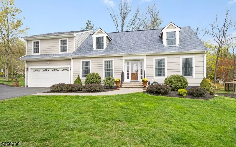 76 Hughes Ln, Watchung Boro, NJ 07069