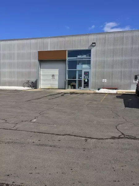 1084 Kenaston ST #Unit 3, Alta Vista And Area, ON K1B 3P5