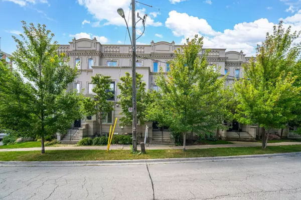 8C Clairtrell RD, Toronto C14, ON M2N 5J6