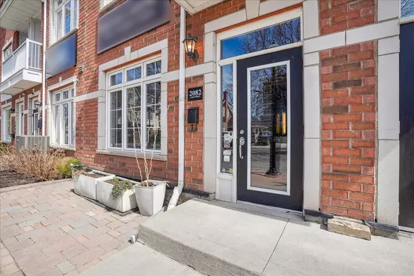 Burlington, ON L7R 1G2,2082 Pine ST