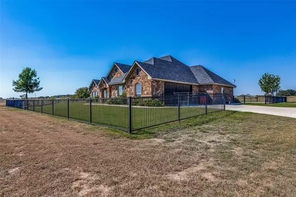 Bowie, TX 76230,1150 Lone Star Road