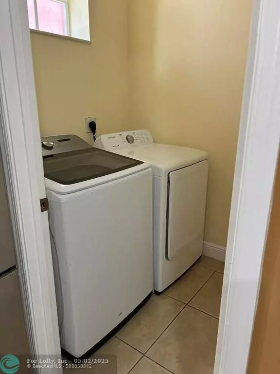Fort Lauderdale, FL 33304,1033 NE 17th Way #1201