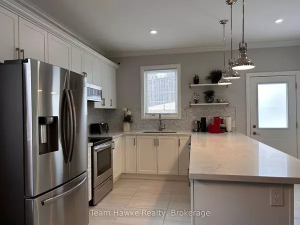 Barrie, ON L4N 6X8,152 Bishop DR