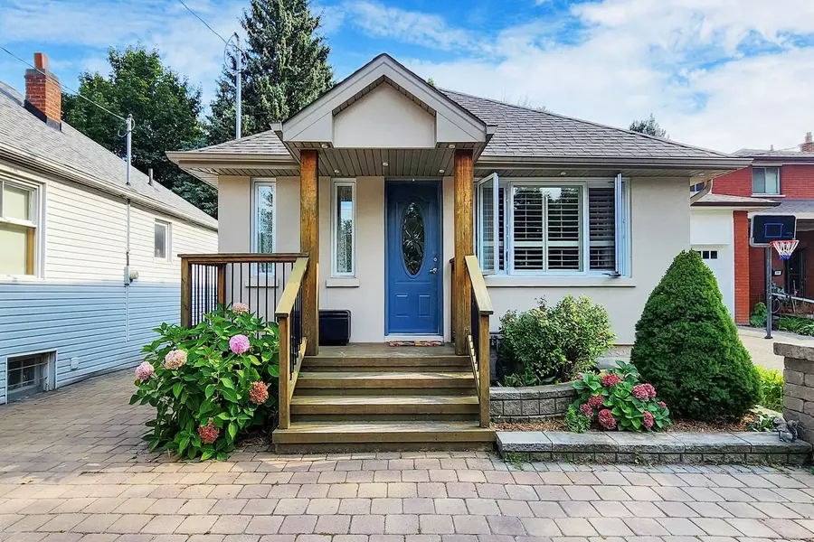 21 Enfield AVE, Toronto W06, ON M8W 1T6