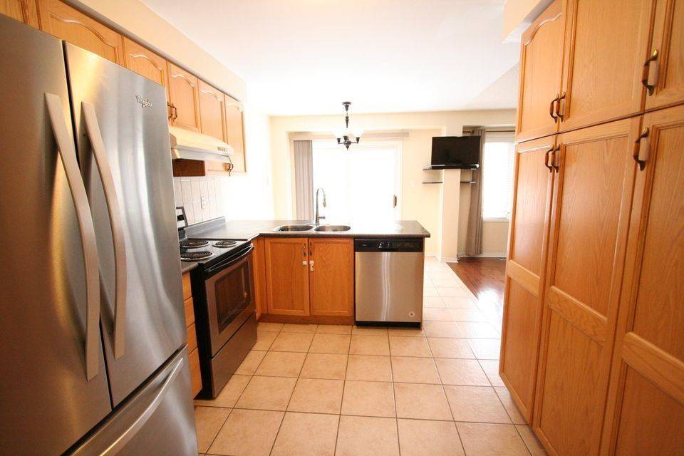 Toronto E10, ON M1C 5H7,42 Frank Faubert DR