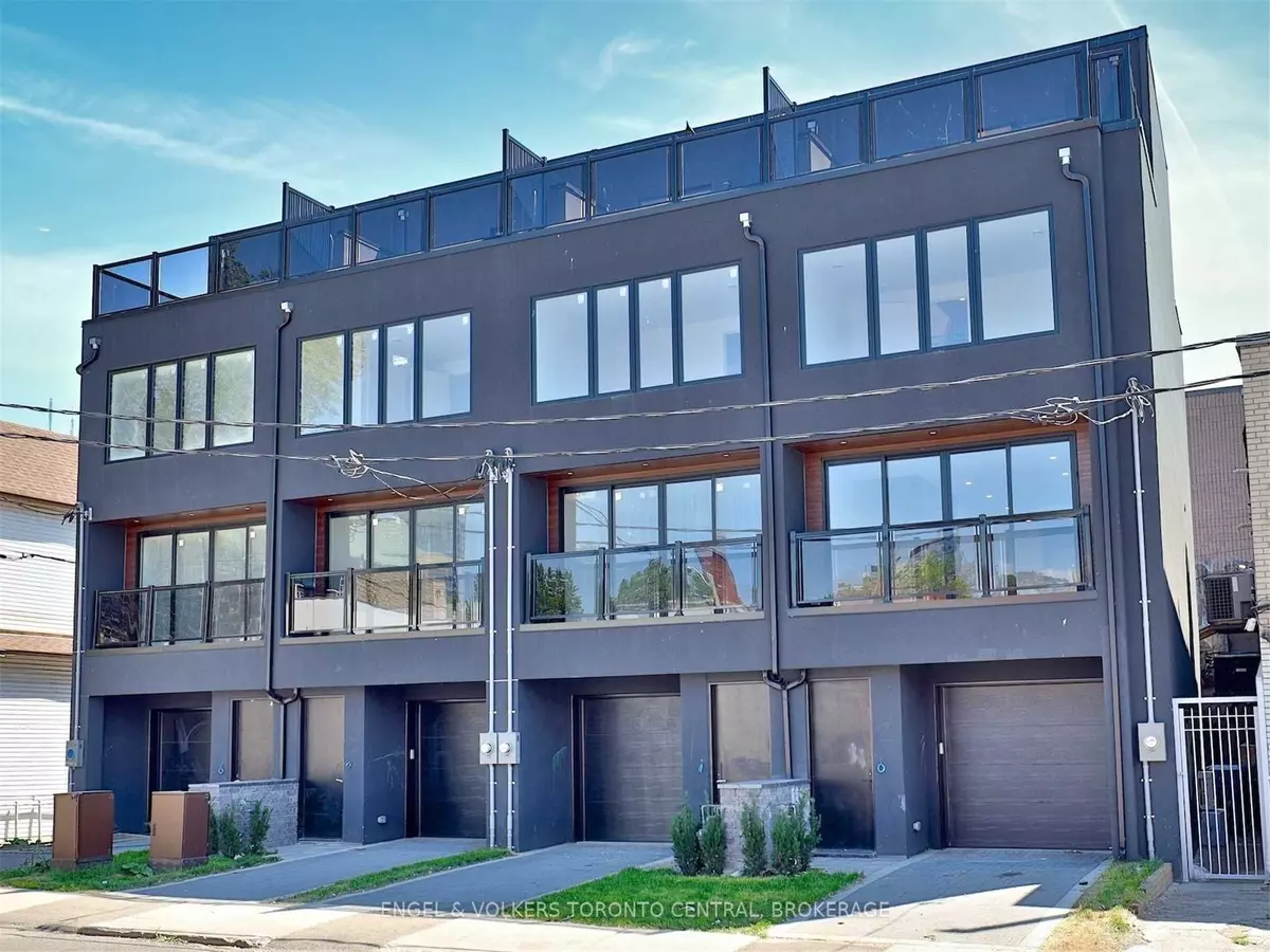 Toronto C01, ON M5T 1K2,137 D'arcy ST
