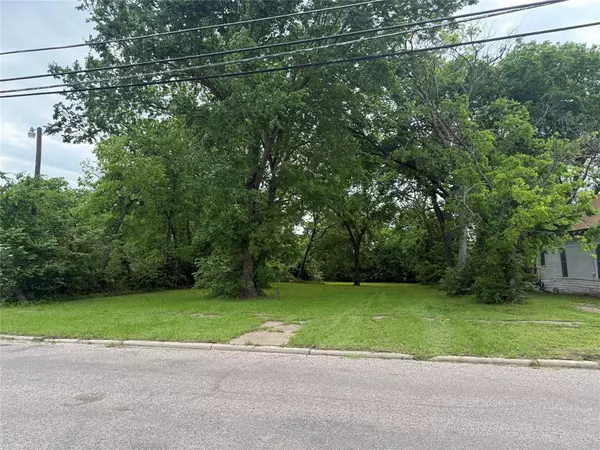 Sherman, TX 75090,812 N Willow Street