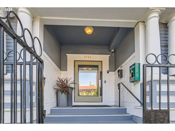 Portland, OR 97209,1714 NW COUCH ST #7
