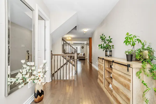 Stittsville - Munster - Richmond, ON K2S 2J6,611 Geranium WALK