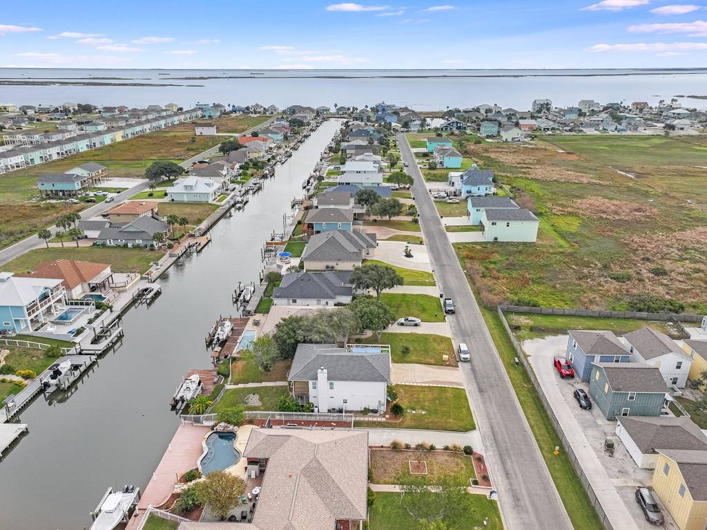 Rockport, TX 78382,104 Lands End