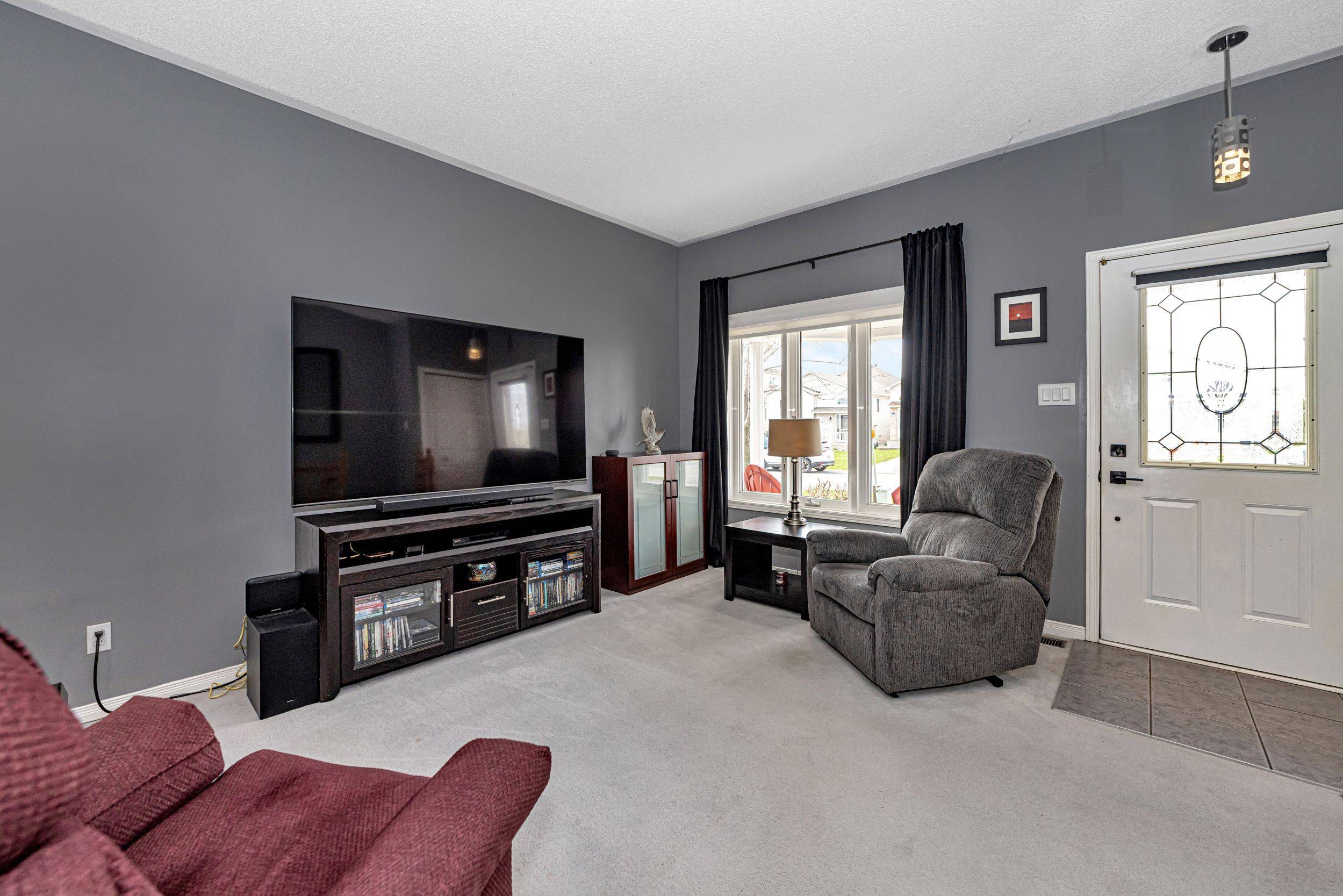 Clarence-rockland, ON K4K 1R3,2833 Valerie PL