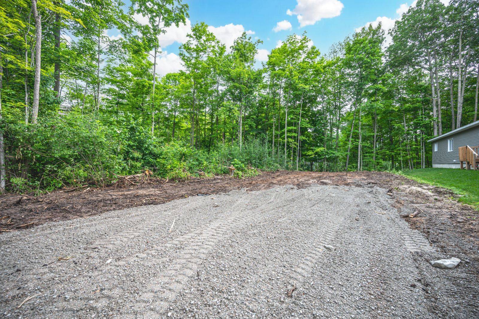 Penetanguishene, ON L9M 1W6,67 Wozniak RD