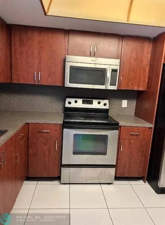 Lauderhill, FL 33319,5550 NW 44th St #410-B