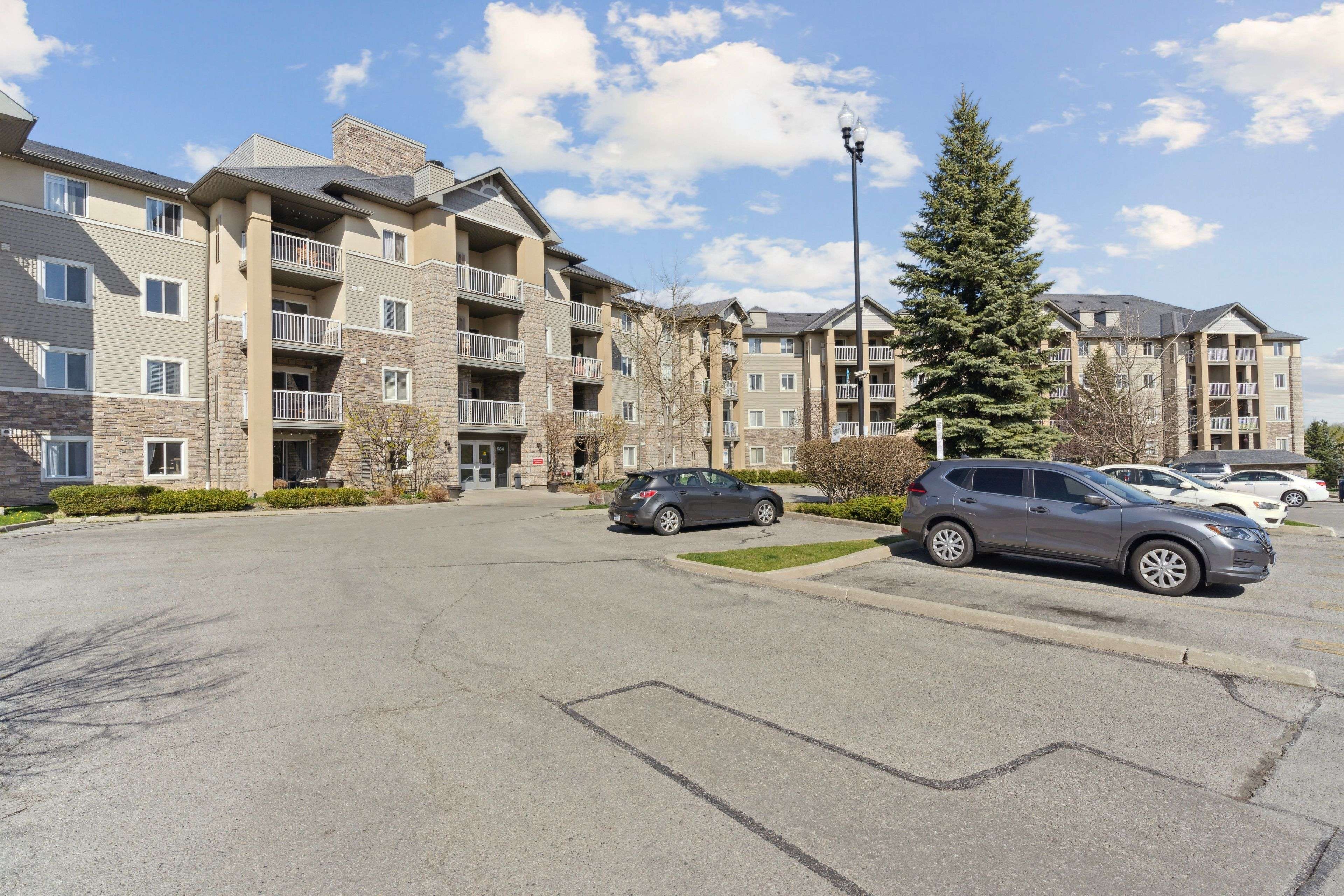 Toronto E04, ON M1L 4W4,684 Warden AVE #103