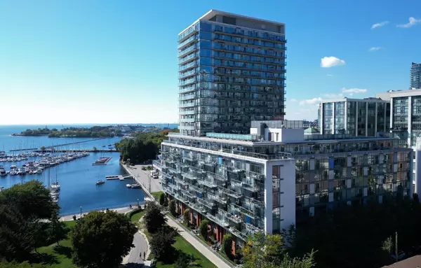 90 Stadium RD #301, Toronto C01, ON M5V 3W5