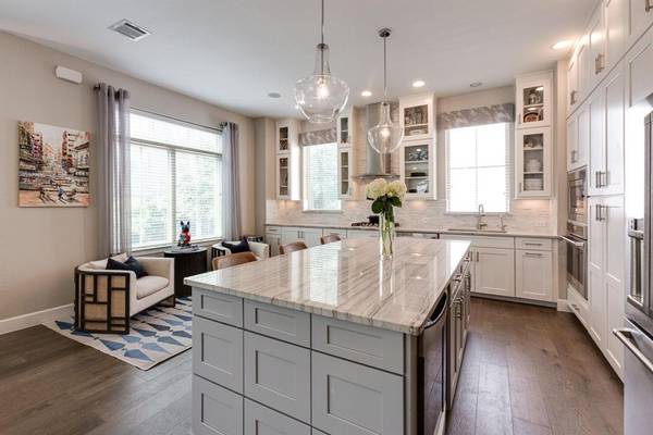 2712 Edmonds,  Dallas,  TX 75219