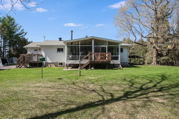 North Glengarry, ON K0B 1R0,21680 Seven Hills RD NE