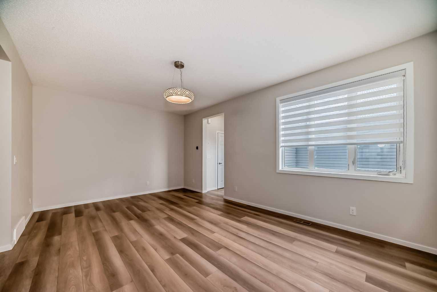 Calgary, AB T3P 1V3,179 Carringham RD NW