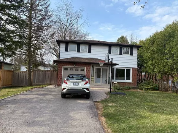 33 Royal Orchard BLVD, Markham, ON L3T 3C4