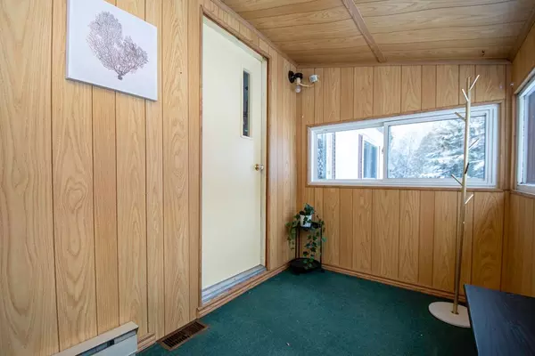 Kawartha Lakes, ON L0B 1K0,9 Marlene DR