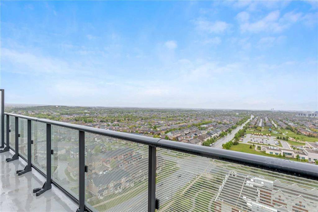 Richmond Hill, ON L4B 0A6,75 Oneida CRES #Ph7