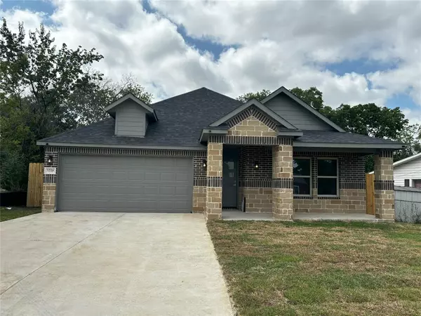 1516 Avenue D,  Fort Worth,  TX 76104