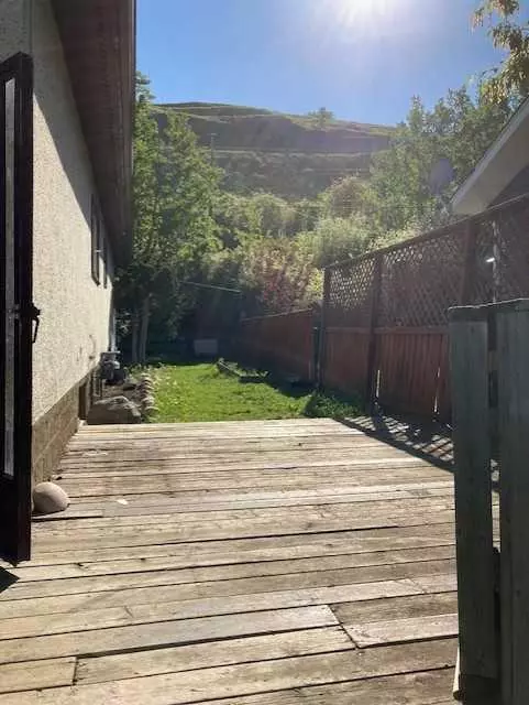 Peace River, AB T8S1K4,10335 110 AVE