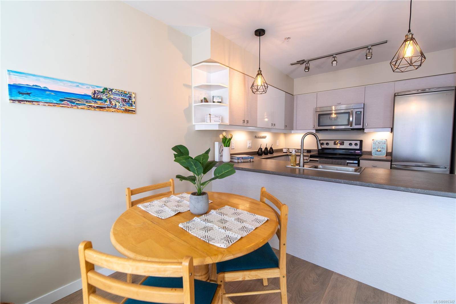Victoria, BC V9A 7R5,787 Tyee Rd #212