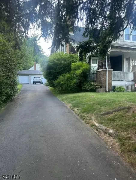 240 Valley Rd, Clifton City, NJ 07013