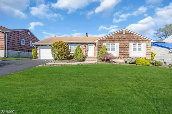 40 Trella Ter, Clifton City, NJ 07013
