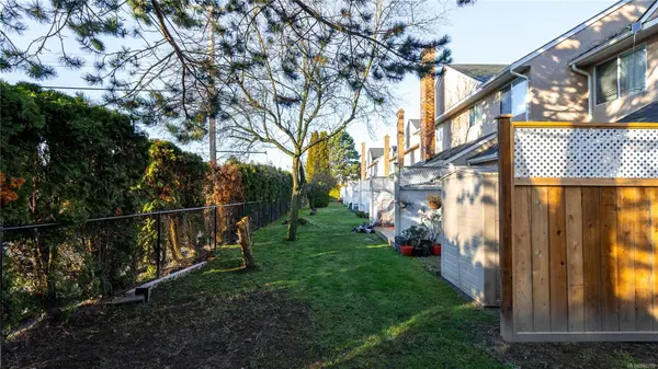 Saanich, BC V8A 1B1,1550 North Dairy Rd #6