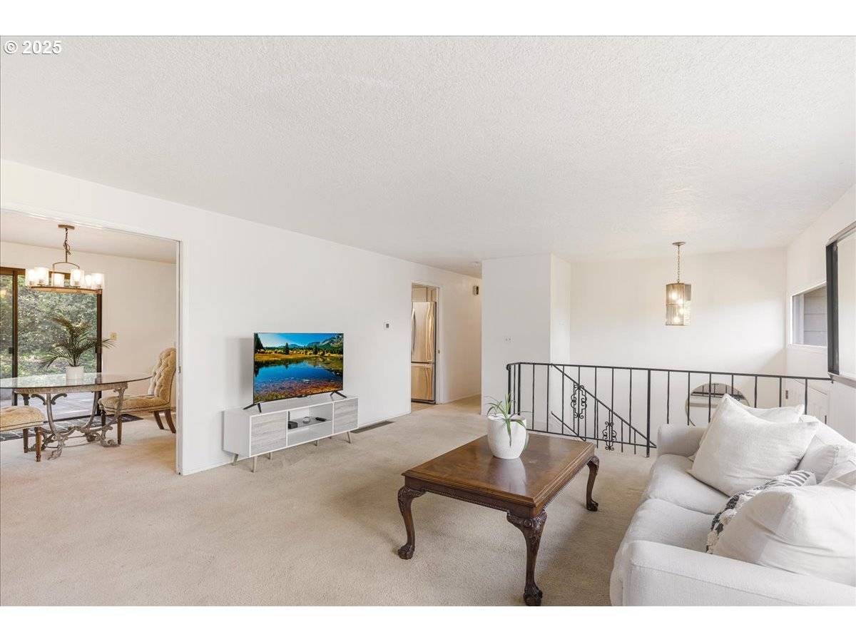 Portland, OR 97266,7626 SE 117TH DR
