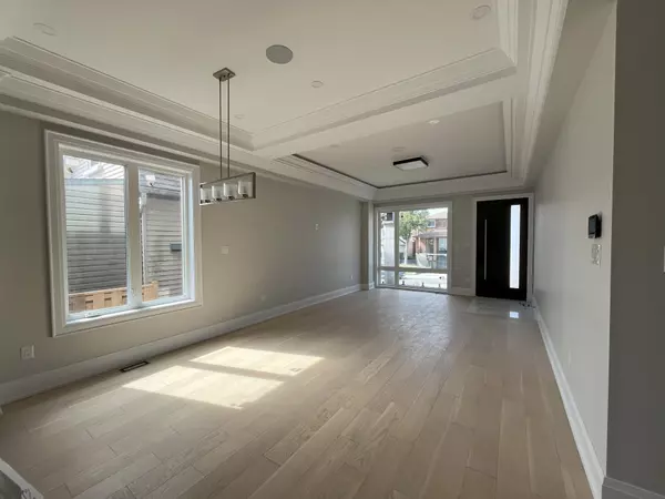 Toronto E04, ON M1N 3K4,47 Lillington AVE