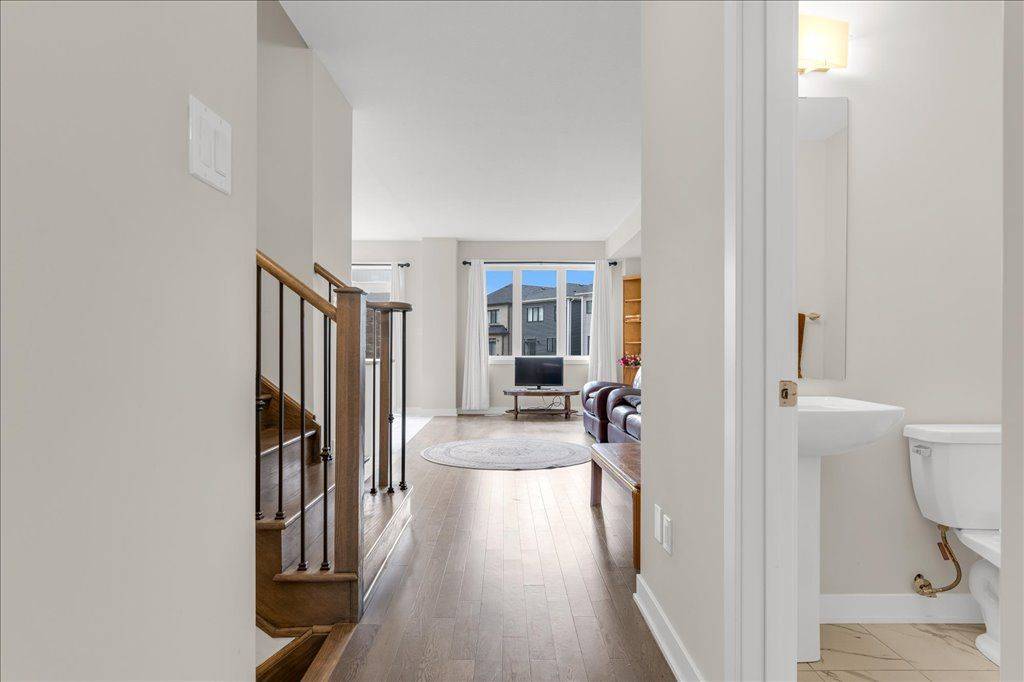 Welland, ON L3B 0M4,52 Keelson ST