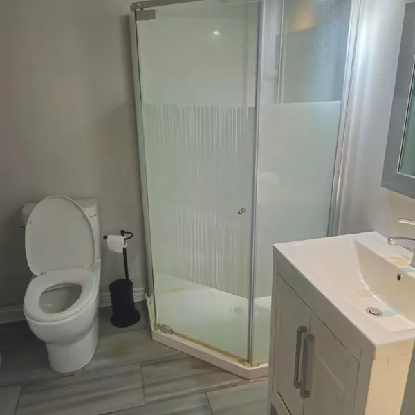 43 Attridge DR #Basement, Aurora, ON L4G 6J3
