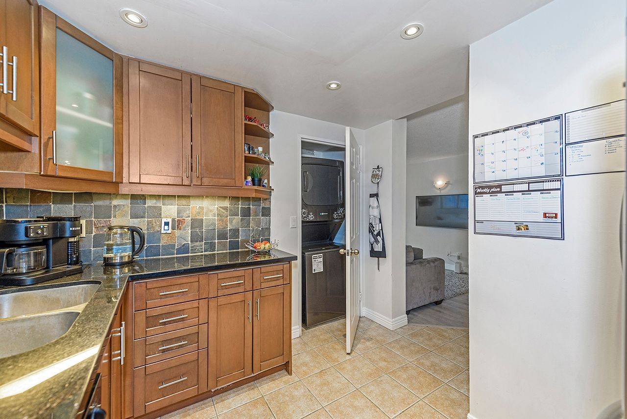 Toronto C14, ON M2M 4J4,7 Bishop AVE #710