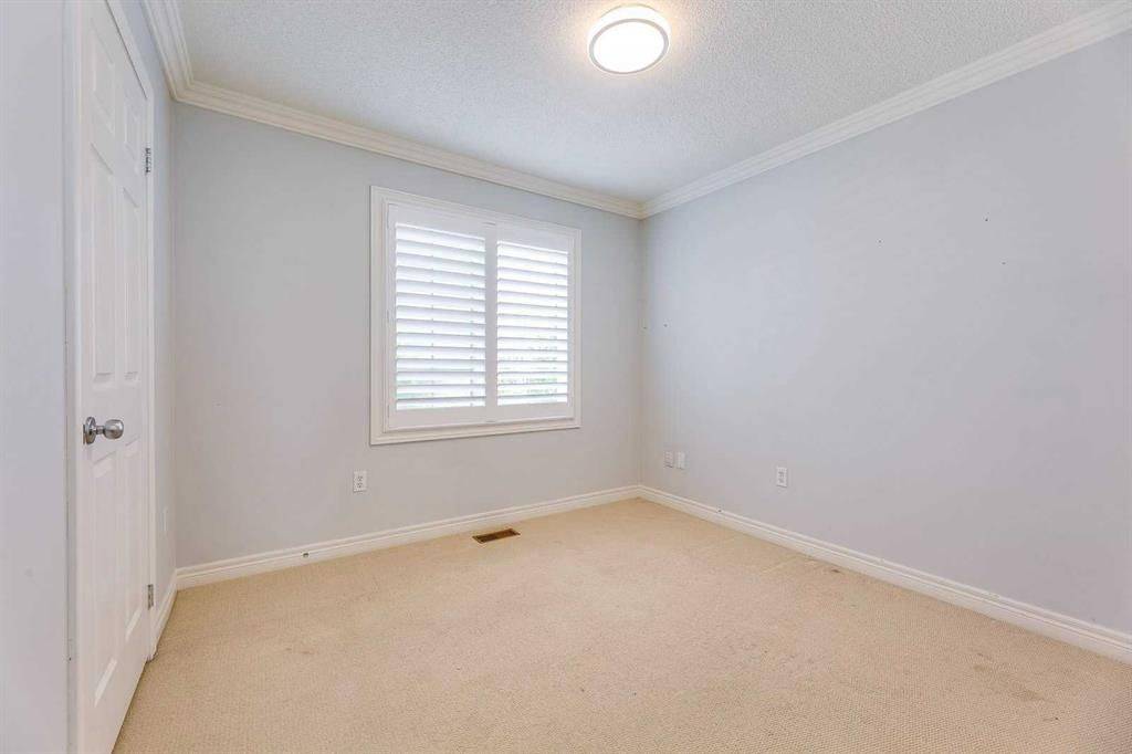 Oakville, ON L6M 5E1,2045 Rochester CIR