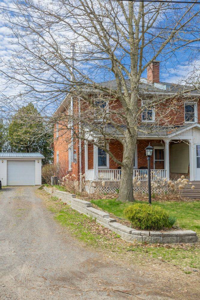 Edwardsburgh/cardinal, ON K0E 1E0,746 Benson ST W