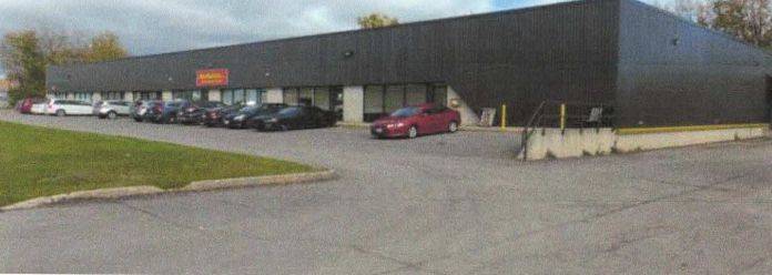 Cyrville - Carson Grove - Pineview, ON K1B 3W5,1475 Star Top RD