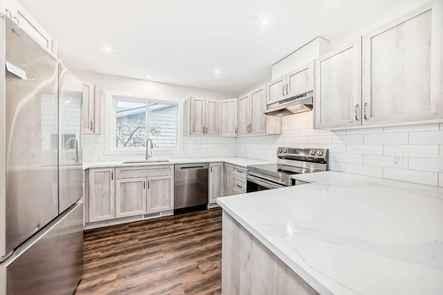 Innisfail, AB T4G1G4,5341 37 ST