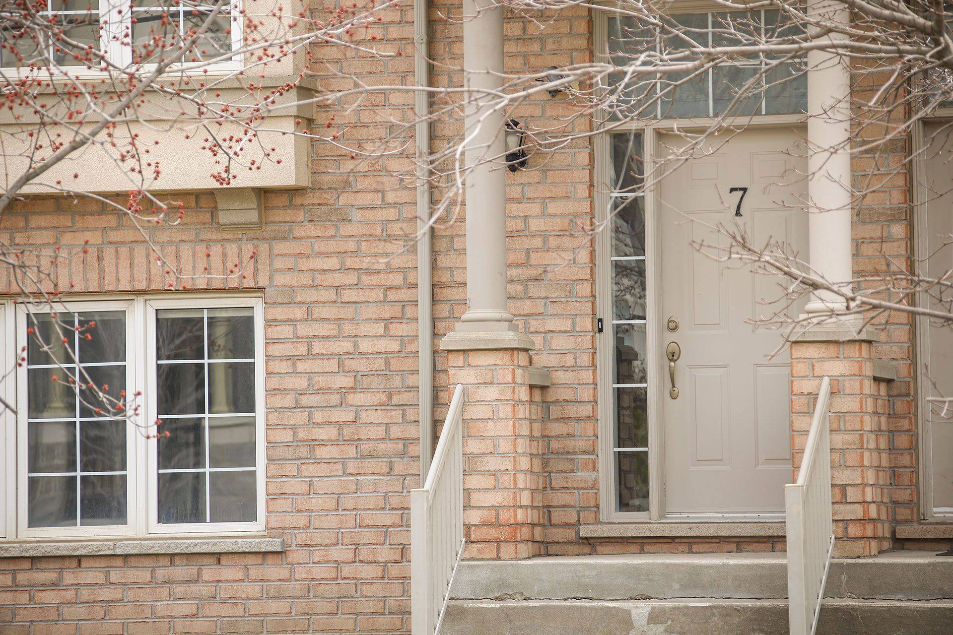 71 Puccini DR #7, Richmond Hill, ON L4E 4X8