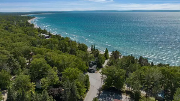 2026 Tiny Beaches RD S, Tiny, ON L0L 1P1