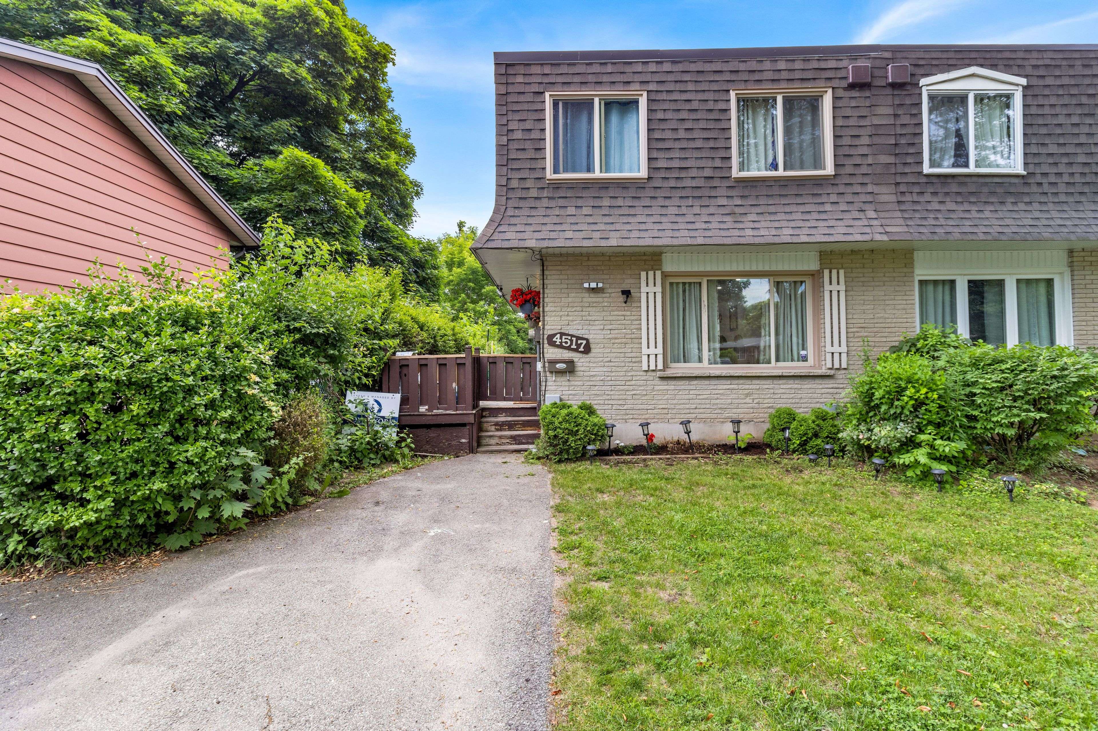 4517 Sussex DR, Niagara Falls, ON L2E 6S1